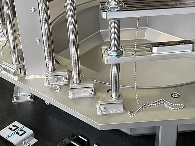 Semiconductor transport carrier fixture